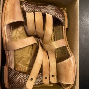 FREE BIRD SANDAL TAN DISTRESSED LEATHER WOMEN SIZE 10